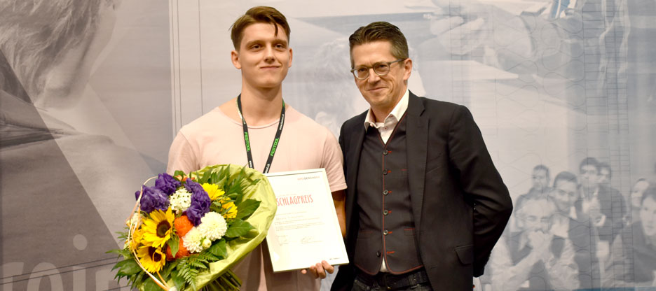 Nikola Dukanovic remporte le prix du ferrement d’OPO Oeschger de la « star de la nouvelle génération de menuisiers »